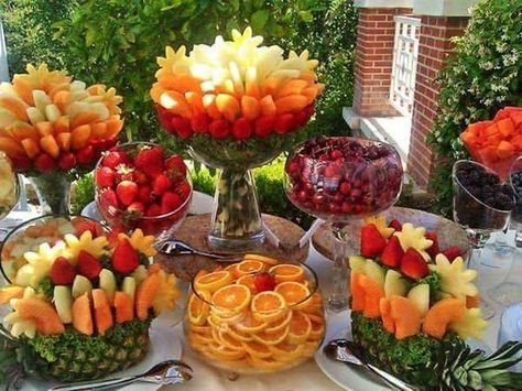 servir fruta casamento 1 Tropisk Fest, Deco Fruit, Fruits Decoration, Decorações Com Comidas, Fruit Displays, Fruit Display, Fruit Bar, Fruit Arrangements, Edible Arrangements