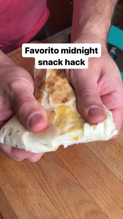 Midnight Snack Savory, Quick Midnight Snack, Midnight Snack Ideas, Snacks Tiktok, Easy Midnight Snacks, Salty Snack Recipes, Midnight Munchies, Savory Snack Recipes, Beyond Diet