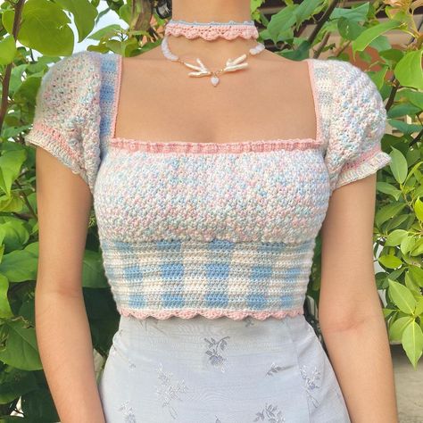 gabby on Instagram: “Gwyneth top by @moonbaileys.crochet 🌷 I’m not exaggerating when I say this is the top of my dreams,,, the gingham pattern, the puff…” Crocheted Tops Pattern, Gingham Crochet Top, Vintage Crochet Top, Crochet Cute Top, Diy Crochet Top Pattern, Crochet Top And Skirt, Crochet Patterns Top, Crochet Top Pattern Free, Gingham Crochet