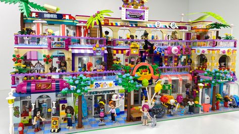 Check out the full tour of my build 😀 Lego Friends Mocs, Lego Mall, Lego Build Ideas, Lego Friends Sets, Friends Shopping, Free Friends, Sims Inspiration, Lego Toy, My Christmas List