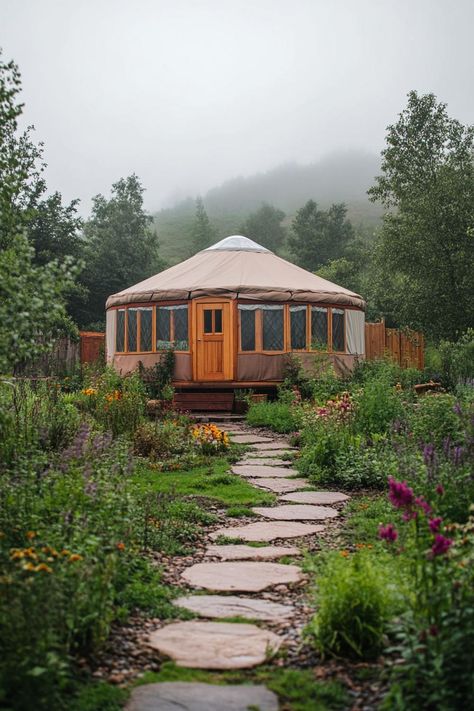 Modern yurt with permaculture landscape. Check out all of these inspiring Bohemian exteriors of self-sustaining homes that blend creativity with eco-friendly living. Yurt Landscaping, Eco Farmhouse, Alternative Housing Ideas, Yurt Design Ideas, Off Grid Yurt, Backyard Airbnb, Modern Yurt, Alternative Living, Off The Grid Homes