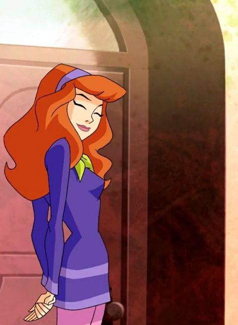 Daphne And Fred, Red Hair Cartoon, Daphne From Scooby Doo, Redhead Characters, Scooby Doo Mystery Inc, Scooby Doo Images, Scooby Doo Mystery Incorporated, Daphne And Velma, Daphne Blake