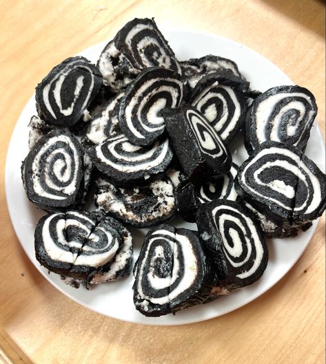 I’ll post a video on the recipe later! Oreo Sushi Roll, Oreo Sushi, Sushi Roll, Sushi Rolls, The Recipe, A Video, Oreo, Rolls