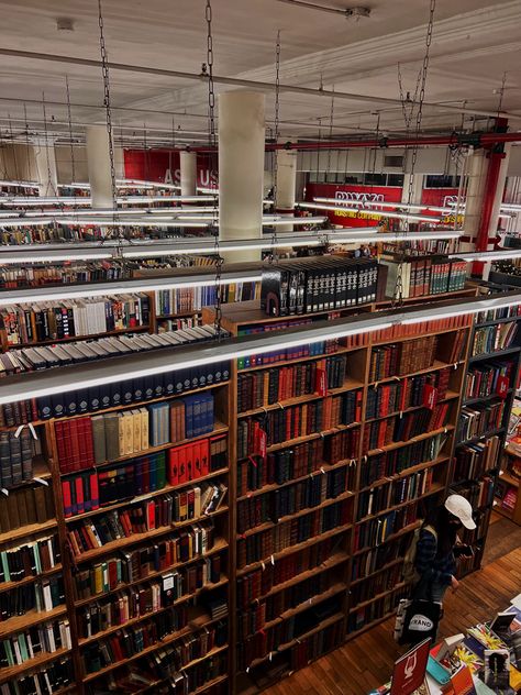 #strandbookstore #nyc #library #university #college #bookworm Nyc Library, Strand Bookstore, Library University, New York Aesthetic, University College, Bookstore, Book Worms, Bookcase, University