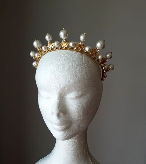 This crown is made to order and ready to ship by 3-4 week Large pearl crown, Gold bridal tiara, Wedding pearl crown ~MATERIALS~ -Czech glass white clear crystals -Japanese cotton pearls -Gold filigree ~SIZE~ Size of pearls - 12, 14 18 mm, height 1 1/2 inches ~SHIPPING AND DELIVERY TIME~ This headpiece is ready to ship by 3-4 week The approximate time of shipment: - 10-16 days to Europe - 15-35 days to United States and other countries. ~IMPORTANT INFORMATION~ -Please allow as much time for shipp Diy Crowns, Bridal Pearl Headband, Tiara Gold, Pearl Crown, Pearl Bridal Headband, Pearl Headpiece, Pearl Tiara, Gold Tiara, Crown Bridal