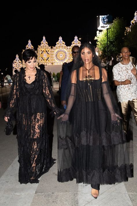 Now Kim Kardashian Plays The Dolce & Gabbana “Bride” In Puglia | British Vogue Black Lace Corset Wedding Dress, Black Veil Outfit, Rip 20s Birthday Party Outfit, Rip To My 20s Party Outfit, Gothic Glam Outfit, Gothic Party Outfit, Kourtney Kardashian Wedding, 20s Party Outfit, Gothic Dinner