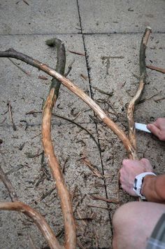 Diy Tree Branch, Branch Curtain Rods, Branch Sculpture, Tree Branch Chandelier, Tree Branch Crafts, Tree Branch Centerpieces, Branch Diy, Driftwood Chandelier, Rustic Kitchen Lighting