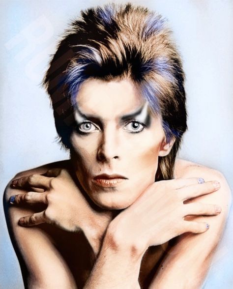 David Bowie Portrait Photography, David Bowie Eyes, David Bowie Makeup, Retro Future Fashion, Power Photography, David Bowie Pictures, Bowie Art, Major Tom, Ziggy Stardust