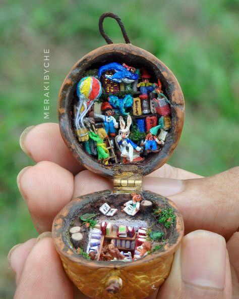 Every day, I wake up excited to bring this miniature walnut diorama to life. Countless hours and careful attention to detail go into crafting this tiny world, where imagination knows no bounds. I hope you enjoy this piece as much as I love creating it! 🌟 #miniatureworld #miniworld #dioramaart #dioramacreators #walnuts #pocketofmyhome #tinycreations #tinyartwork #miniatureart #miniature #miniatures #miniatureartist #microart #microworld #cozylibrary #librarylove #librarydesign #cozycottage #fi... Whimsical Library, Library Scene, Miniature Bookshelf, Cozy Library, Walnut Shell, Tiny World, Miniature Animals, Miniature Fairy, Cozy Reading Nook