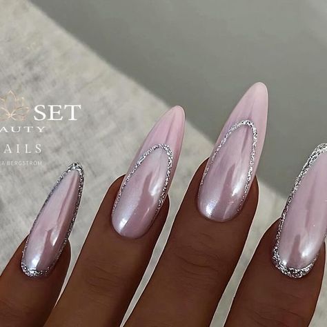 French And Glitter Nails, Fairy Gel Nails, Simple Nail Designs Summer 2024 Almond, Nails With Pigment, Glitter And Chrome Nails, Glitter Chrome Nails, Nails Gel Ideas, Manicure Sparkle, Chrome French Nails