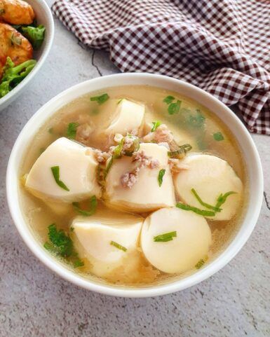 Resep Simple Tofu Soup dari @yscooking Resep Simple, Tofu Soup, Vegetarian Menu, Ramadan Recipes, Indonesian Food, Food Videos Cooking, Fun Cooking, Cafe Food, Food Menu