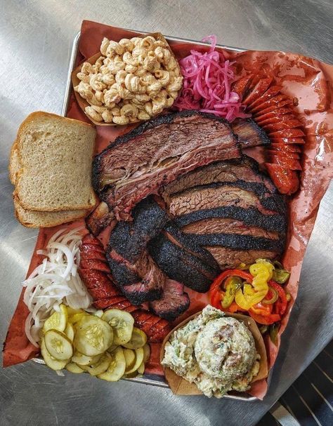 Bbq Aesthetic, Bbq Platter, Bbq Pitmaster, Bbq Tray, Texas Barbecue, Bbq Ideas, Texas Bbq, Healthy Chicken Dinner, Drifting Cars