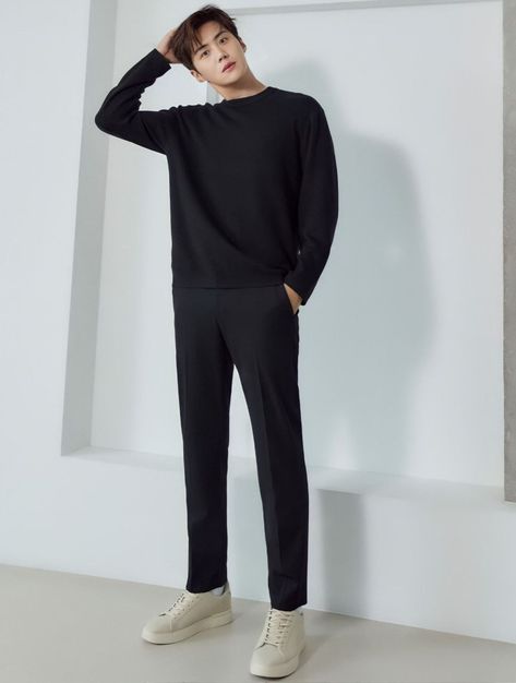 Black Trousers Outfit Man, Monochrome Outfit Men, Corean Style, Men Formal Outfit, Black Trousers Outfit, Trousers Outfit Men, Architect Fashion, Outfit Male, Mens Work Outfits