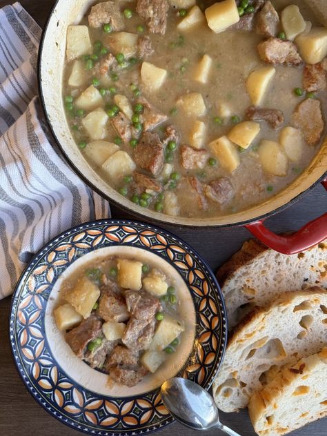 Cubed Veal Recipes, Veal Stew Recipes, Slow Cooker Stew Recipes, Veal Stew, Stew Meat Recipes, Veal Recipes, Stew Meat, Piece Of Bread, Frozen Peas