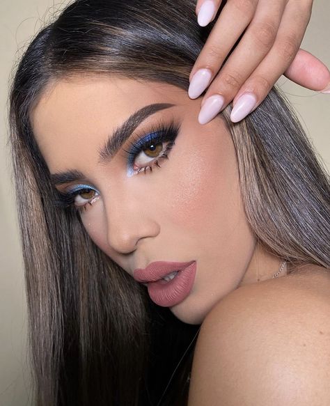 Royal Blue Makeup Looks Quince, Makeup Azul, Makeup Ojos, Maquillage On Fleek, Prom Eye Makeup, Date Makeup, Formal Makeup, Beautiful Eye Makeup, Eye Makeup Designs