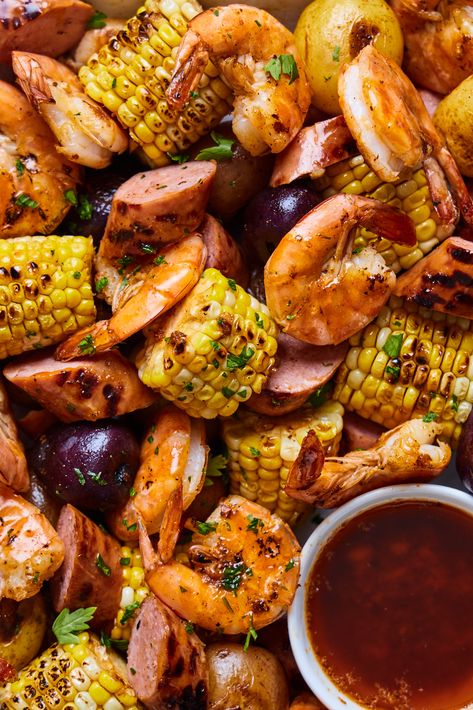 Shrimp Boil Grill, Spicy Shrimp Boil Recipe, Garlic Butter Shrimp Boil, Garlic Butter Seafood Boil, Cajun Shrimp Boil Recipe, Garlic Butter Seafood Boil Recipe, Cajun Shrimp Boil, Shrimp Potatoes Corn Sausage Boil, Cajun Boil