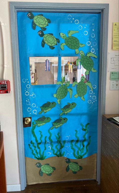 Turtle Classroom, Party Tips And Tricks, Vbs Ocean Theme, Tk Ideas, Ocean Vbs, Decoration Class, Ocean Theme Preschool, Under The Sea Crafts, Ocean Classroom