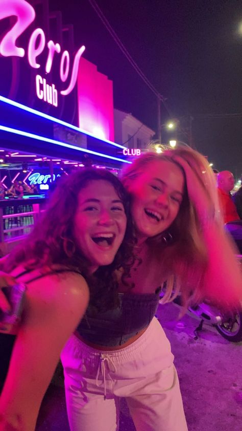 #goingout #dance #party #zante #nightlife #friends Zante Nightlife, Zante Girls Holiday, Greece Nightlife, Zante Greece, Group Holiday, Girls Holiday, Dance Party, Dream Destinations, 2024 Vision