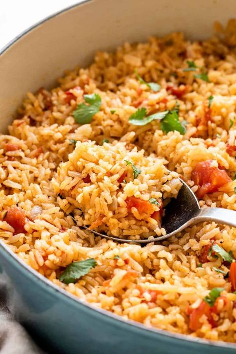 Mexican Rice Recipe, Mexican Rice Easy, Spanish Rice Recipe, Vegan Enchiladas, Mexican Rice Recipes, Vegan Burrito, Rice Recipes For Dinner, Cooking White Rice, Mexican Rice