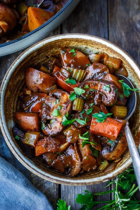 Hearty and delicious, this vegan Vegetable Stew is made with a rich flavorful homemade broth and tender veggies. Comfort food in a bowl, it is perfect for dinner, Sunday meals or a tasty stew for St. Patrick's Day! Vegan and Gluten-free. Follow for more dinner ideas! Hearty Vegetarian Soup, Stew Dinner, Homemade Broth, Vegetable Stew Recipe, Vegetarian Stew, Winter Stews, Vegan Beef, Vegan Stew, Vegetarian Soup Recipes