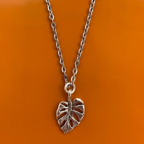 Leaf Necklace Silver, Silver Necklace Pendant, Silver Chain For Men, Silver Necklaces Women, Leaf Necklace, Monstera Leaf, Silver Pendant Necklace, Silver Man, Necklace Silver