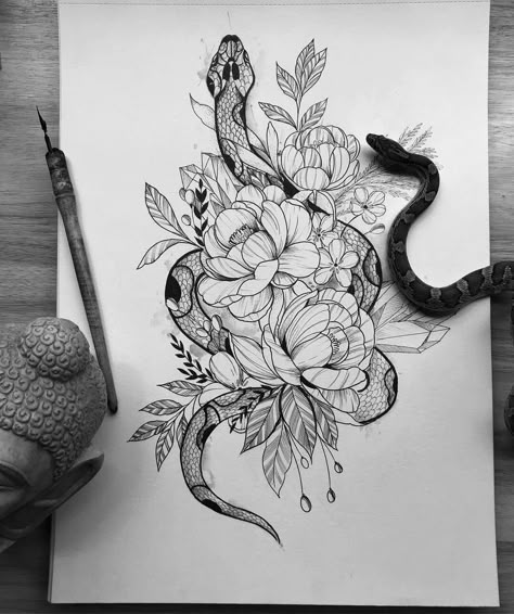 Tattoos Medusa, Thigh Piece Tattoos, Feminine Shoulder Tattoos, Medusa Tattoo Design, Magic Runes, Tattoo Design Tattoo, Full Leg Tattoos, Petit Tattoo, Armband Tattoos