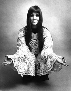 Melanie Safka, 60's Music, Pretty Icons, Fashion Decades, 1960s Music, Bohemian Flower, Hippie Culture, 70s Music, Music Memories