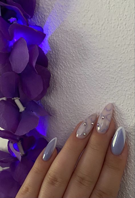 #purplenails #heart #heartnails #nails #aesthetic #glitternails Nails Olivia Rodrigo, Purple Heart Nails, Purple Nails Aesthetic, Olivia Rodrigo Nails, Concert Nails, Latest Nail Designs, Witchy Nails, Art Deco Nails, Hello Nails