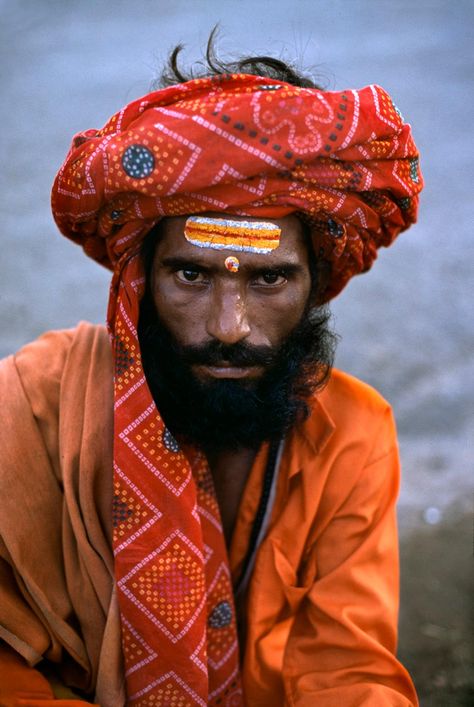 Ujjain, India, 2002 | by Steve McCurry Steve Mccurry Portraits, Steve Mccurry Photos, Amazing India, Dark Portrait, Steve Mccurry, India Photography, India People, Eye Photography, People Of The World