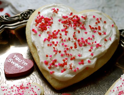 Sour Cream Cookies, Sour Cream Sugar Cookies, Yummy Sugar Cookies, Soft Sugar Cookies, Cookie Frosting, Cut Out Cookies, Dessert Cupcakes, Simple Valentine, Sugar Cookies Recipe