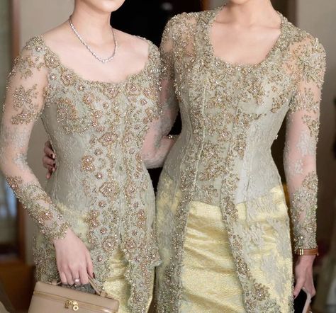 Kebaya Cream, Kebaya Wisuda Non Hijab, Haircuts With Bangs Medium, Haircut Women Medium, Short Hairstyles Male, Medium Haircut Korean, Medium Length Haircut Women, Hairstyles For Women Medium Length, Women Medium Length Haircut