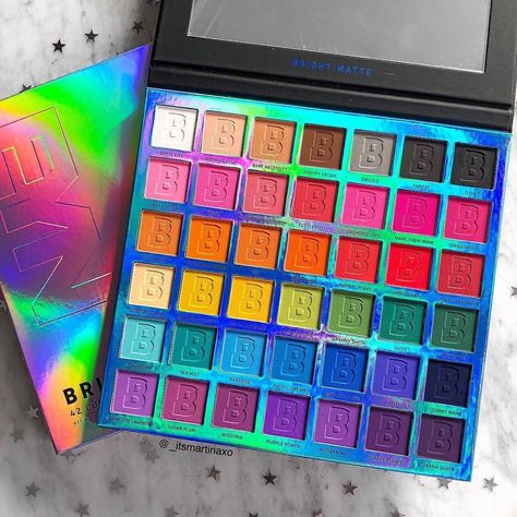 BEAUTY BAY on Instagram: “Have you ever seen somethin' so beaut?! 🤩💞 Our #EYN 42 Bright Matte Palette is BACK 🙌 Keep taggin' us in your looks 👏 Bag it on site rn 🛒…” Eyeshadow Tips, Makeup Pallets, Makeup Eyeshadow Palette, Makeup Rooms, Eyeshadow Pallets, Beauty Bay, Highlighter Makeup, Makeup Goals, Makeup Sponge