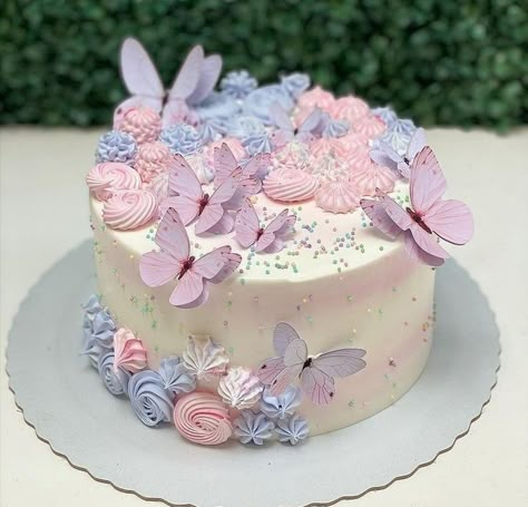 Kue Disney, Cakes Cute, Cakes Pretty, Butterfly Birthday Cakes, Pastel Cakes, Elegant Birthday Cakes, Creative Cake Decorating, Beautiful Birthday Cakes, Creative Birthday Cakes