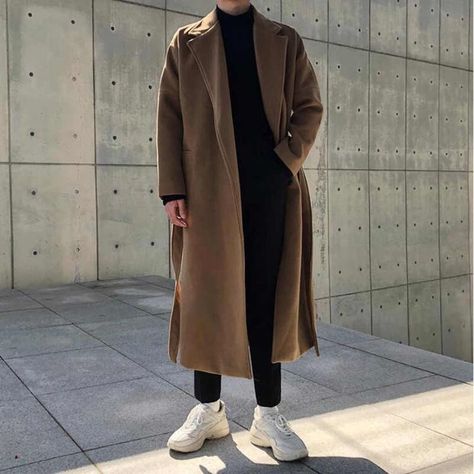 Print Outerwear, Black Overcoat, Men Streetwear, Cool Outfits For Men, Hoodie Outfit, Men Fashion Casual Outfits, Woolen Coat, Mens Winter Fashion, Coat Outfits