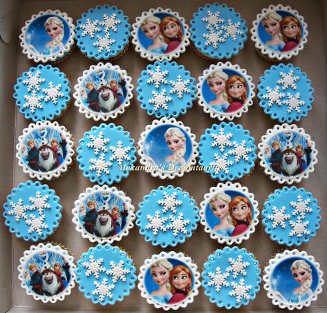 Frozen Cupcakes Ideas, Frozen Cupcakes Birthday, Cupcakes Frozen, Frozen Cupcake, Frozen Cupcake Toppers, Frozen Birthday Party Cake, Deco Cupcake, Frozen Cupcakes, Frozen Theme Cake