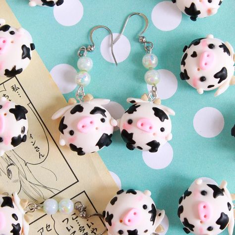 Clay Earrings Kawaii, Polymer Clay Earrings Diy Ideas, Cow Polymer Clay, Cow Clay, Polymer Clay Cow, Clay Cow, Kawaii Cow, Kawaii Clay, Cow Earrings