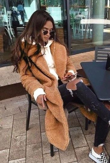 20 Going Out Women Outfits for Winter #womenoutfits #womenwinteroutfits Vinter Mode Outfits, Simple Winter Outfits, Fall Fashion Coats, Mode Inspo, Casual Winter Outfits, Fashion Mode, Looks Style, Winter Fashion Outfits, Looks Vintage