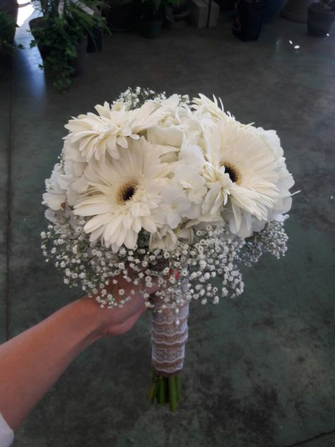 Gerber Daisy Bridal Bouquet, Daisy Hand Bouquet, Gerber Daisies Bouquet, White Gerber Daisy Bouquet, White Hand Bouquet, White Daisy Bridal Bouquet, Bridesmade Bouquet, Handbouquet Wedding, Gerber Daisy Bouquet Wedding