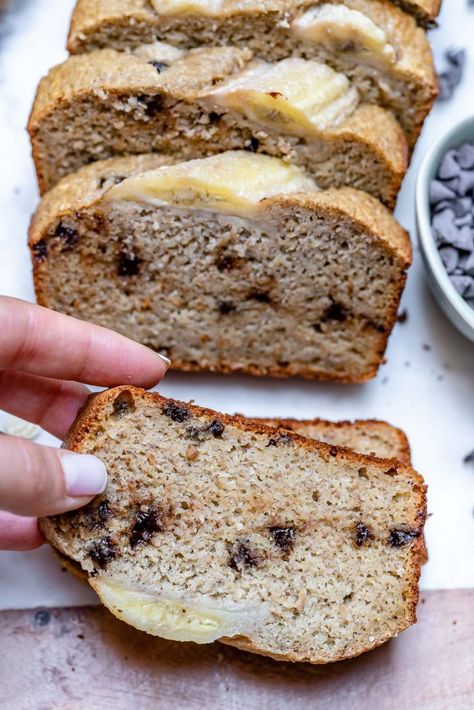 Clean Eating Chocolate Chip Blender Banana Bread! | Clean Food Crush Blender Banana Bread, Cleanfoodcrush Recipes, Clean Meals, Clean Eating Salads, Banana Bread Ingredients, Clean Eating Chicken, Eating Chocolate, Clean Snacks, Eating Bananas