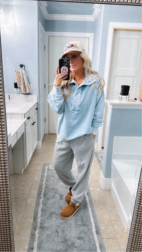 Aerie Getaway Quarter Snap … curated on LTK Comfy Road Trip Outfit Winter, Winter Lounge Outfits, Comfy Sweatpants Outfit, Womens Lounge Outfits, Aerie Outfit, Ugg Clog, Clog Outfits, Mama Outfits, Comfy Airport Outfit