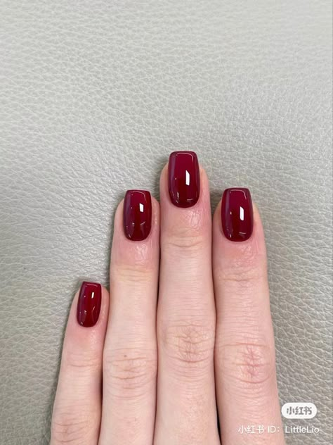 Square Red Gel Nails, Nail Red Christmas, Dark Red Press On Nails, Short Square Maroon Nails, Dark Red Nails Short Design, Squared Red Nails, Dark Red Squoval Nails, Crimson Nails Acrylic, Square Short Red Nails