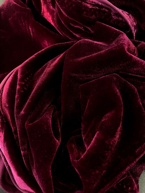 Velvet Sheets, Velvet Aesthetic, Accessory Design, Rock Aesthetic, Victorian Wallpaper, John Galliano, Velvet Fabric, Prague, Nail Inspo