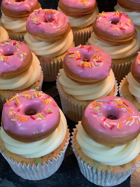 Donut Birthday Party Cookies, Donut Cupcakes Ideas, Mini Donuts Decoration, Mini Donuts Ideas, Doughnut Cupcakes, Donut Cupcakes, Mini Doughnuts, Birthday Donuts, Sweet Treats Desserts