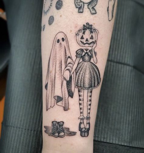 Tattoos For Women On Thigh, Cute Halloween Tattoos, Goth Tattoo, Spooky Tattoos, Halloween Tattoo, Full Sleeve Tattoos, Spooky Designs, Halloween Tattoos, Awesome Tattoos