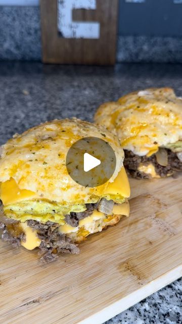 Kooking with Ki 👩🏾‍🍳 on Instagram: "Steak, egg, & cheese cheddar biscuits 🤤   #steak #egg #cheese #biscuits #mcdonalds #redlobster #breakfast #breakfastideas #easyrecipe #food #foodie #instafood #foodstagram" Egg And Cheese Sandwich Breakfast, Steak Breakfast Ideas, Egg And Cheese Biscuit, Steak Egg And Cheese Biscuit, Steak And Eggs Breakfast, Sausage Egg And Cheese Biscuit Sandwich, Steak Egg And Cheese Bagel Mcdonalds, Cheddar Biscuits, Cheese Biscuits