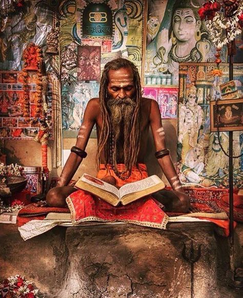 Sadhus India, Uttarakhand Travel, Arte Yoga, Mother India, Yoga Studio Design, Amazing India, Robert Doisneau, India Culture, Psychic Powers