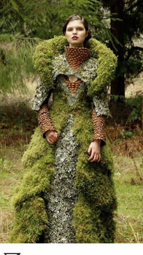 Mother Nature Halloween Costume Diy, Moss Cloak, Pastoral Grunge, Forest Elf Costume, Nature Inspired Clothes, Moss Clothes, Moss Outfit, Woodland Fairy Dress, Plant Dress