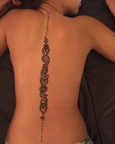 So we did a few back pieces tonight. Will post up the rest tomorrow. Have a goodnight dolls!  #vivalahenna#montrealhenna#modemtl Henna Tattoo Back, Have A Goodnight, Back Henna, Spine Tats, Spinal Tattoo, Tattoo Son, Henna Body Art, Black Henna, Spine Tattoos For Women