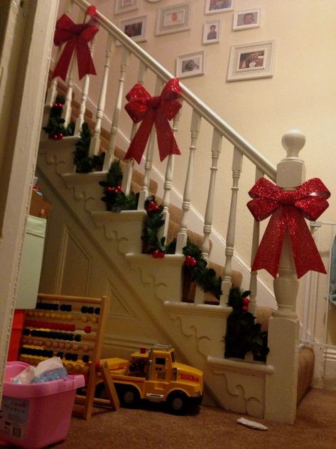 #makeover #crafts #remodeling Stairs Christmas, Christmas Stairs Decorations, Christmas Staircase Decor, Stairs Renovation, Christmas Stairs, Christmas Decs, Christmas Staircase, Dollar Store Diy Projects, Staircase Decor