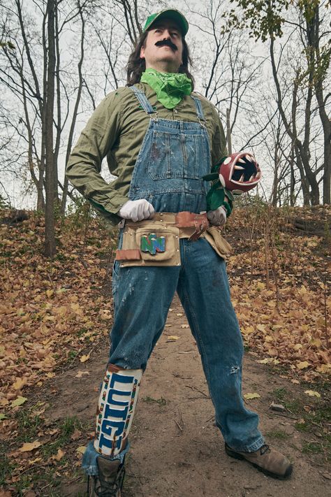 Myers Corp Creations - Luigi Cosplay From The Mario Bros. Universe Waluigi Cosplay, Luigi Cosplay, Luigi Art, Super Mario Bros Costumes, Mario Bros Costume, Mario Cosplay, Licence Plate, Mario And Luigi, Eva Foam